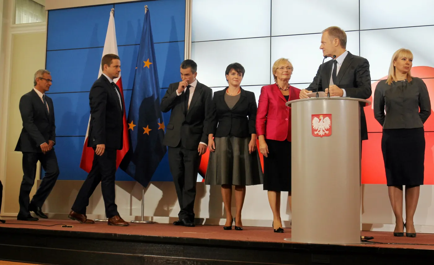 Brytyjski szyk, szwedzka stal... Oto czym jeżdżą nowi ministrowie Tuska. ZDJĘCIA