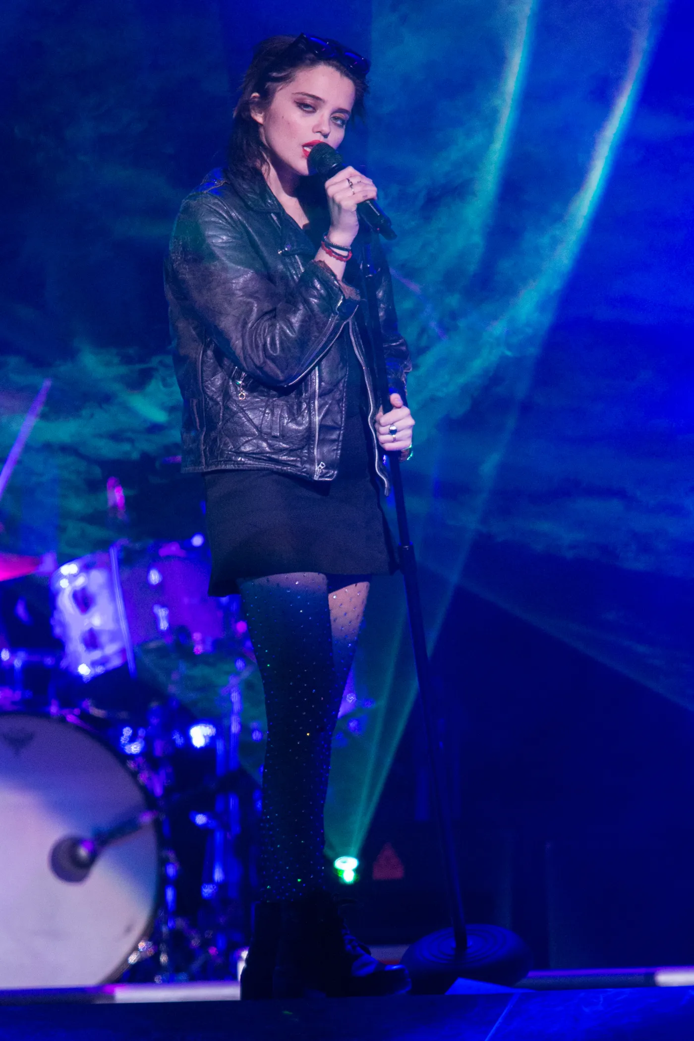 6116369-sky-ferreira.jpg