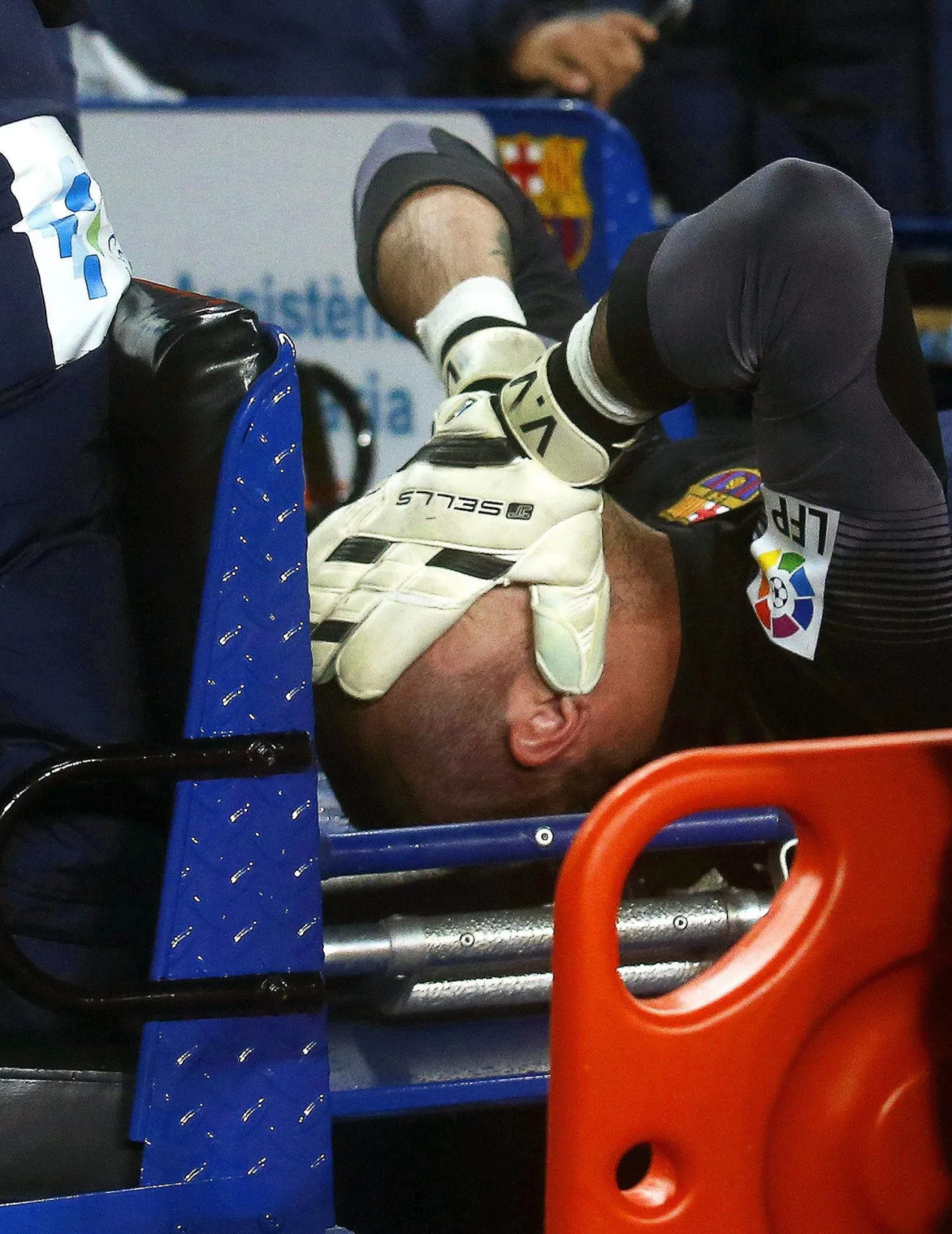 Liga hiszpańska: Barcelona nie zostawi Valdesa "na lodzie"