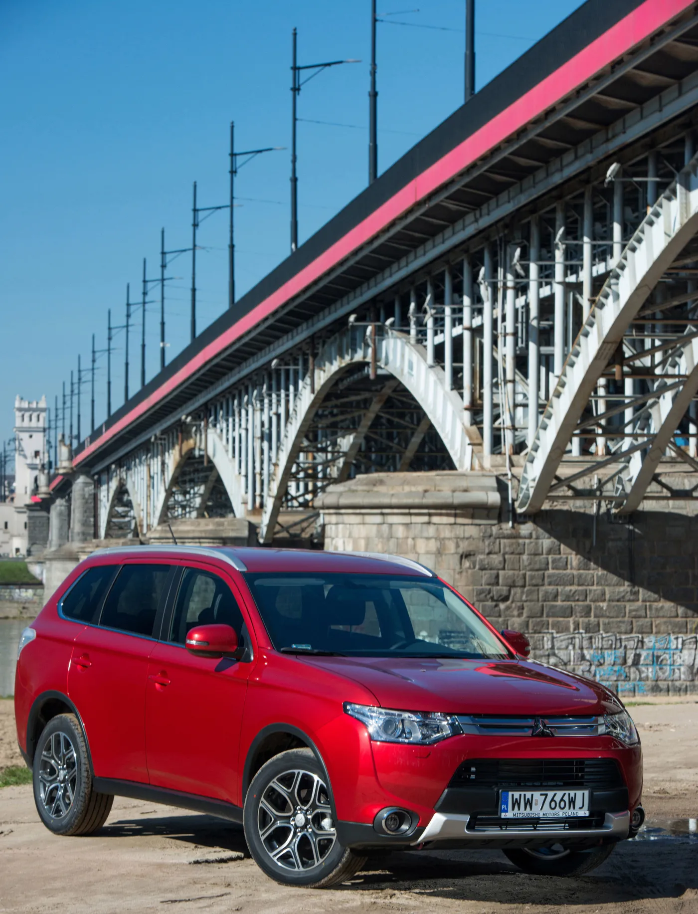 6140383-outlander62.jpg