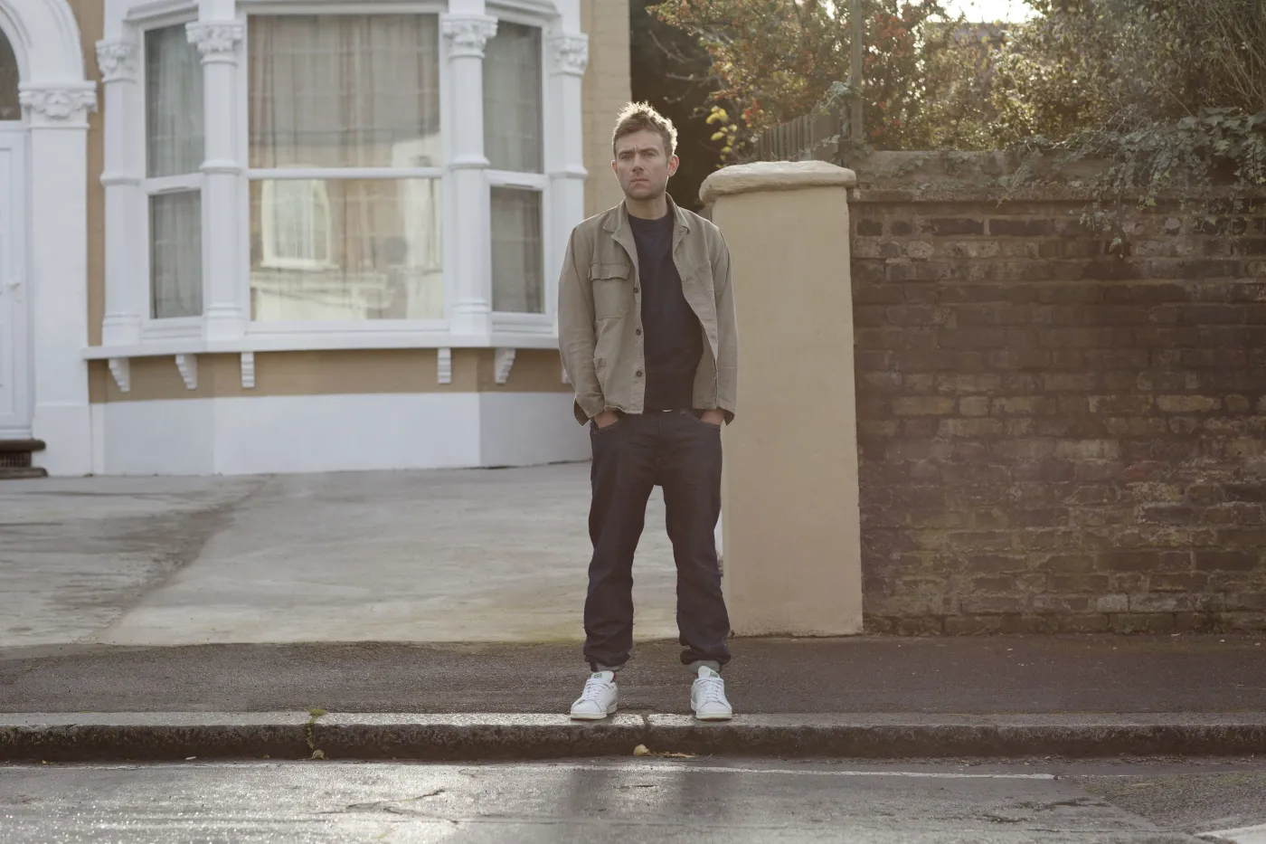 6221642-damon-albarn.jpg