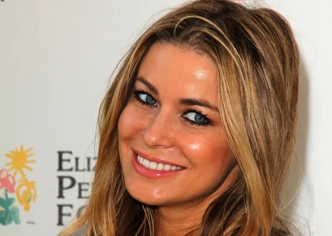 6232104-carmen-electra.jpg