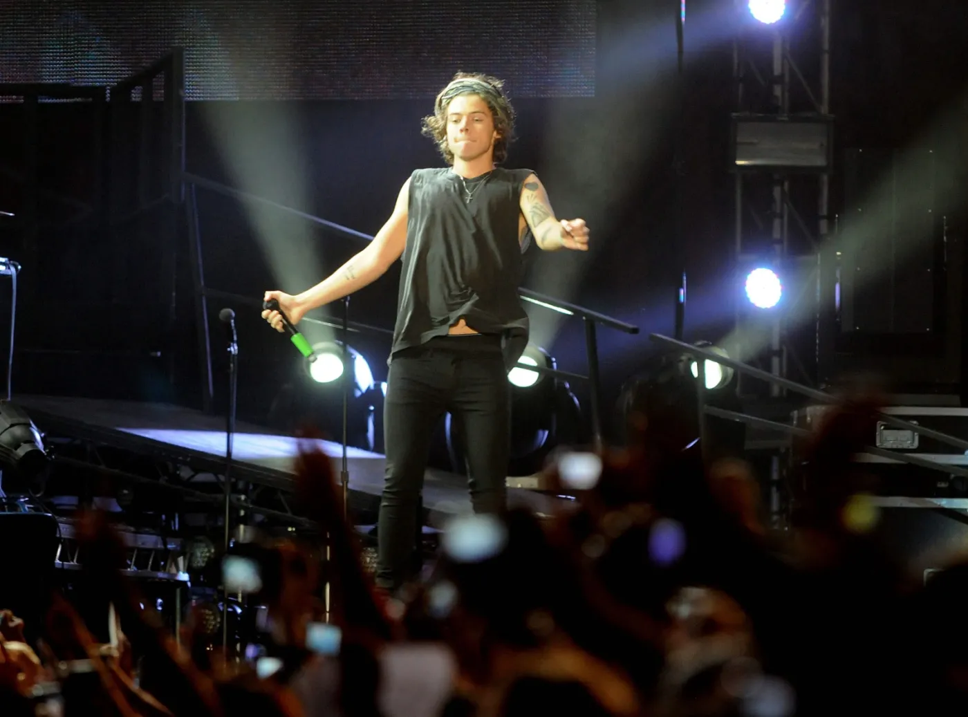 6239342-one-direction.jpg