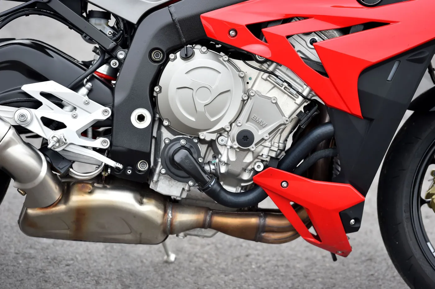 6243387-bmw-r-1000-s.jpg