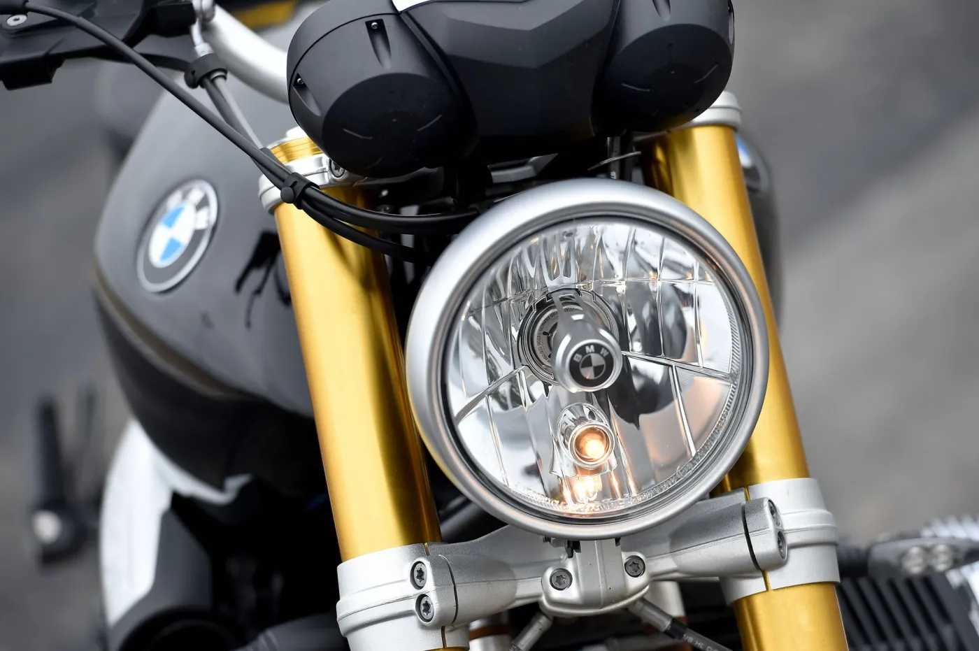 6244417-bmw-r-nine-t.jpg