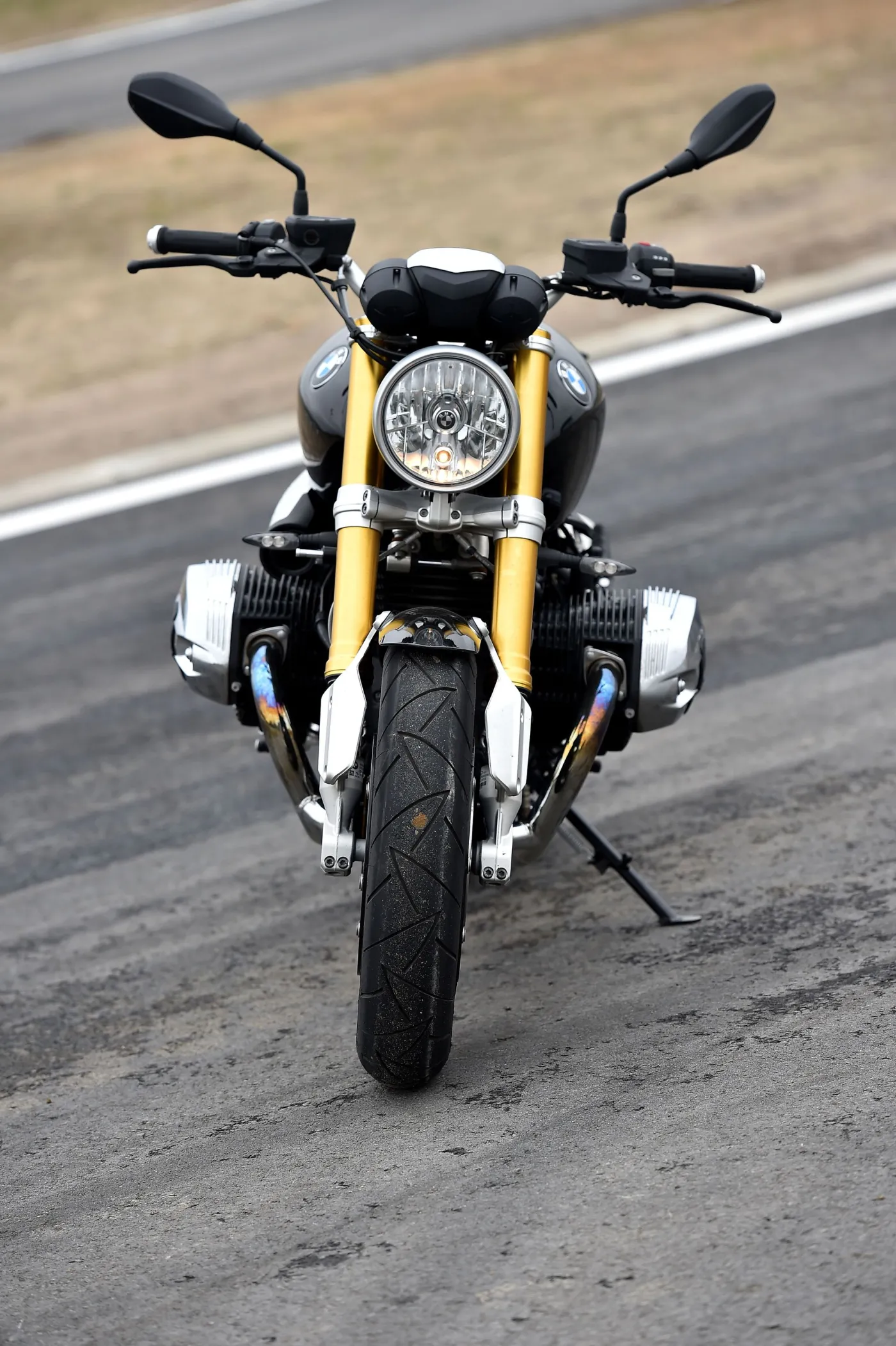 6244388-bmw-r-nine-t.jpg