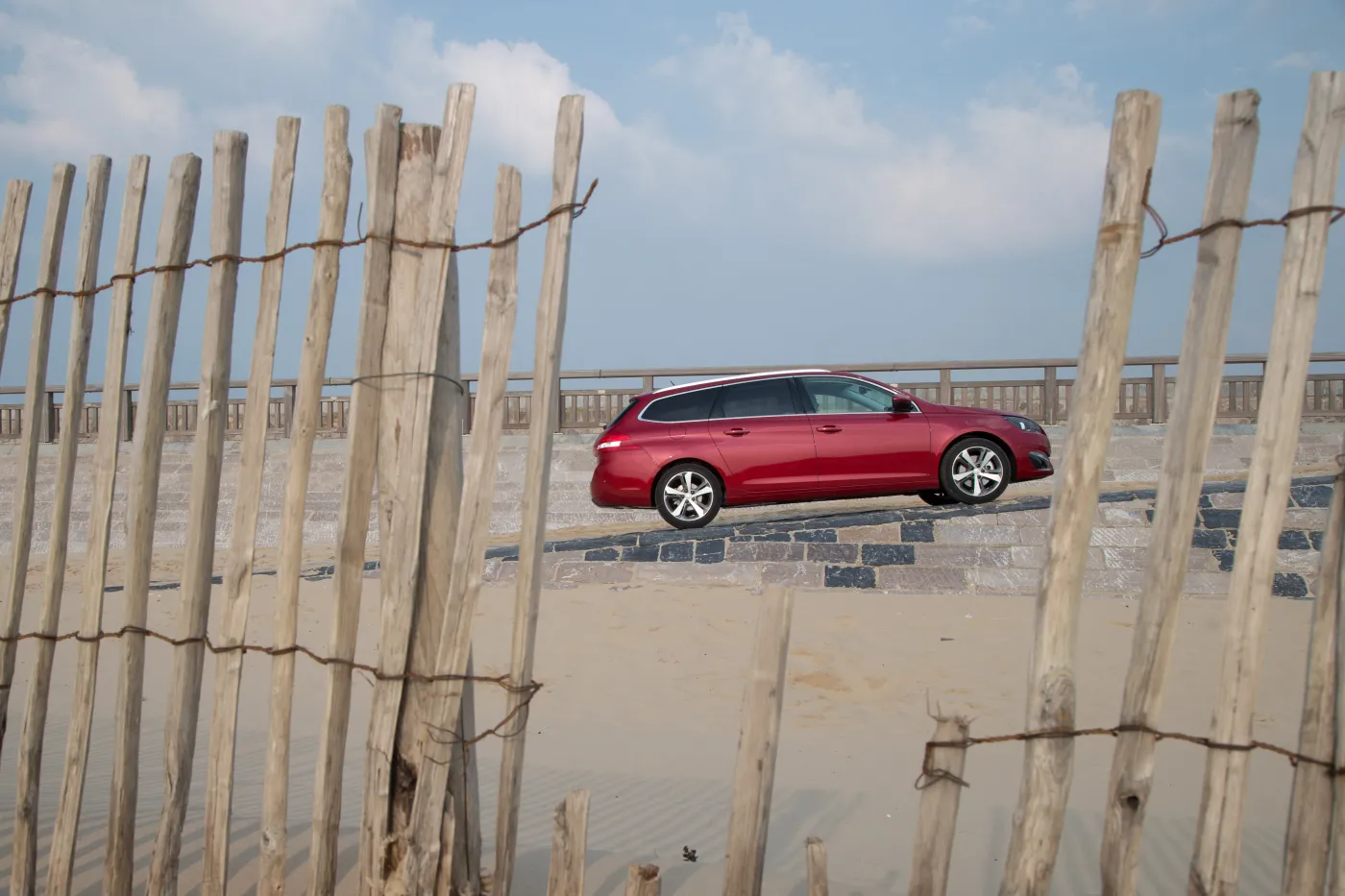 6262212-peugeot-308-sw.jpg