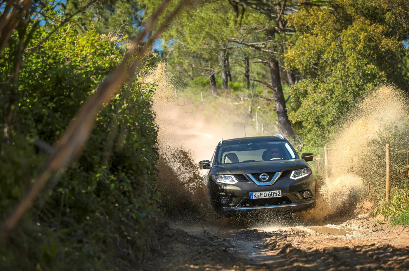 6263157-nissan-x-trail.jpg