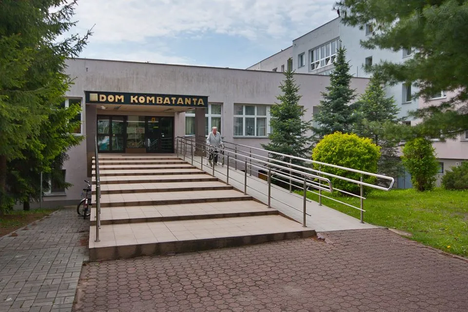 6285601-dom-kombatanta.jpg