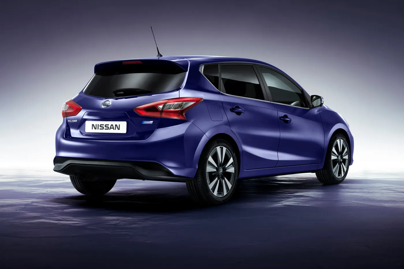 6313702-nissan-pulsar.jpg