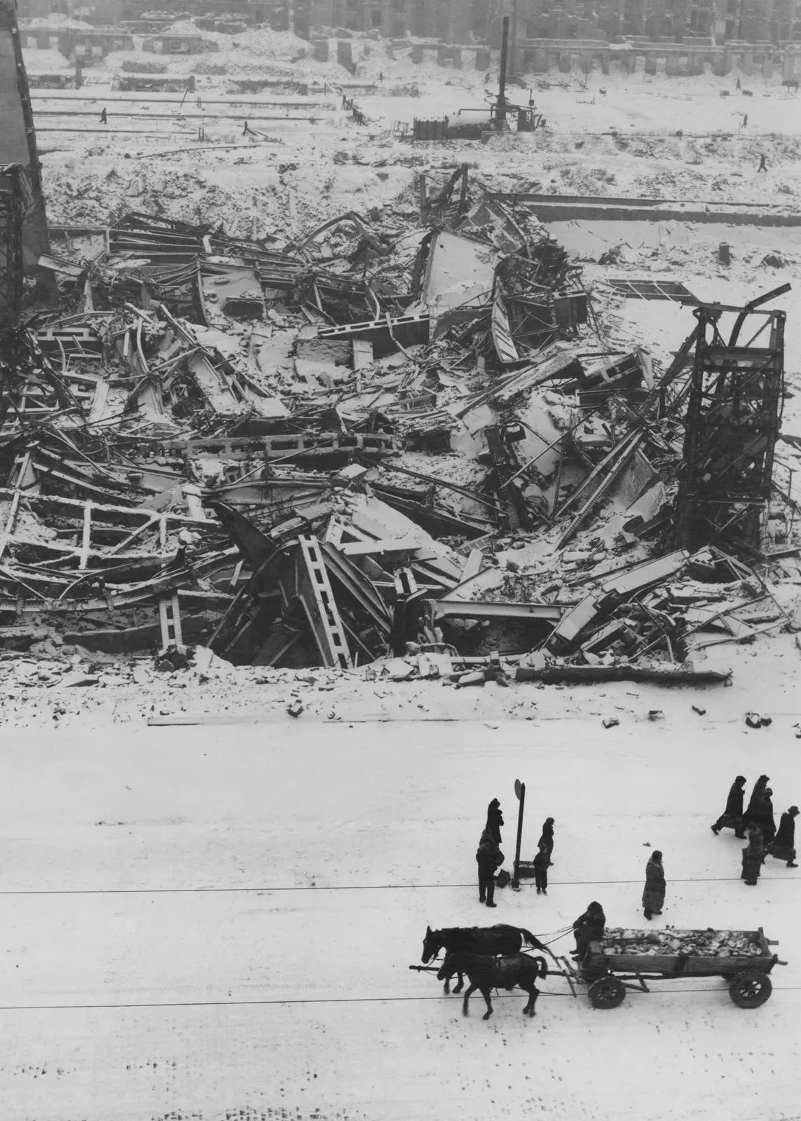 6338265-warszawa-1946.jpg
