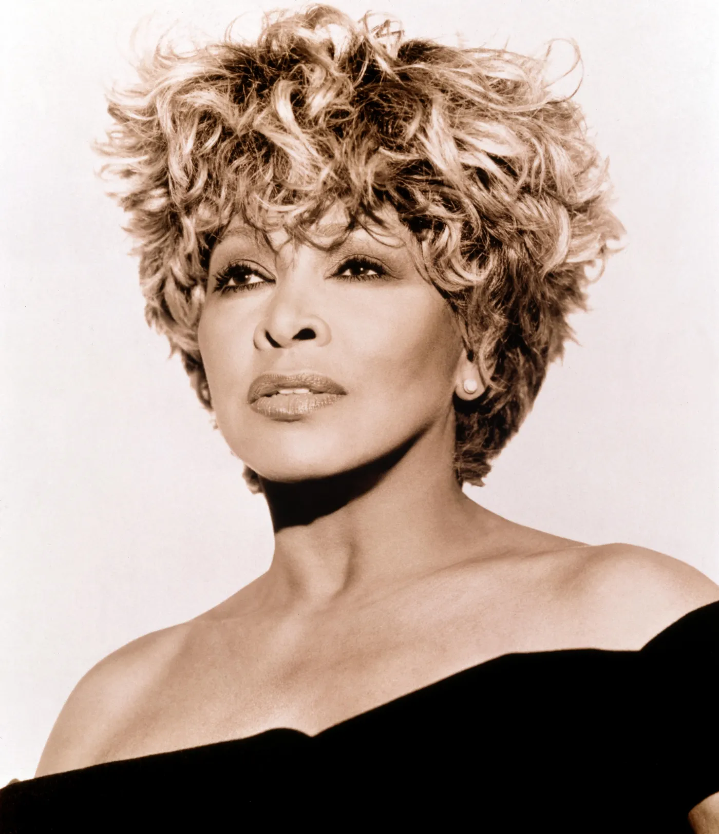 5897887-tina-turner.jpg