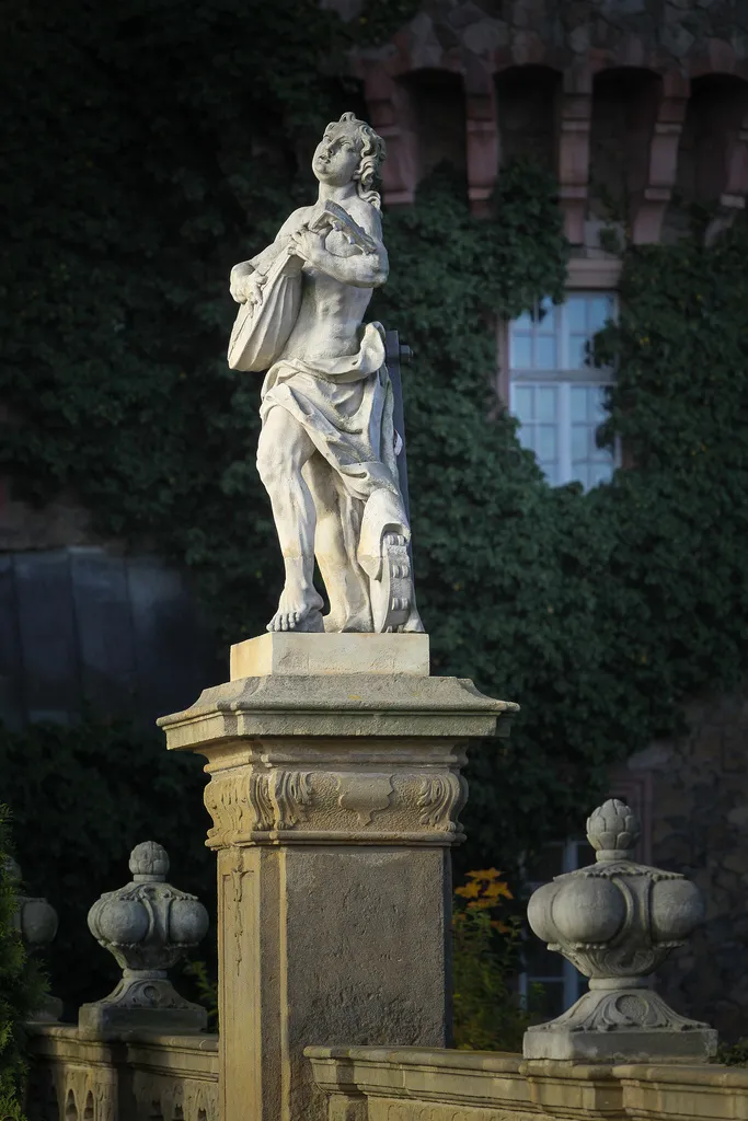 6012368-zamek-ksiaz.jpg