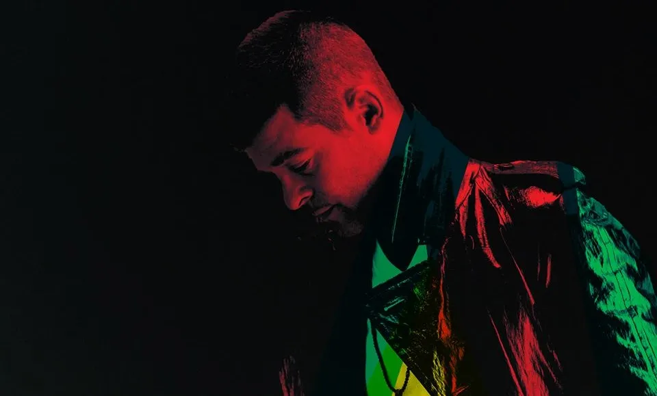 6470259-robin-thicke.jpg
