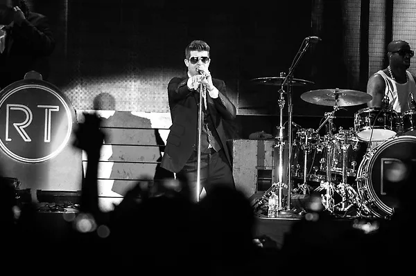 6556093-robin-thicke.png