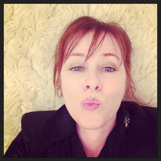 6585587-suzanne-vega.jpg