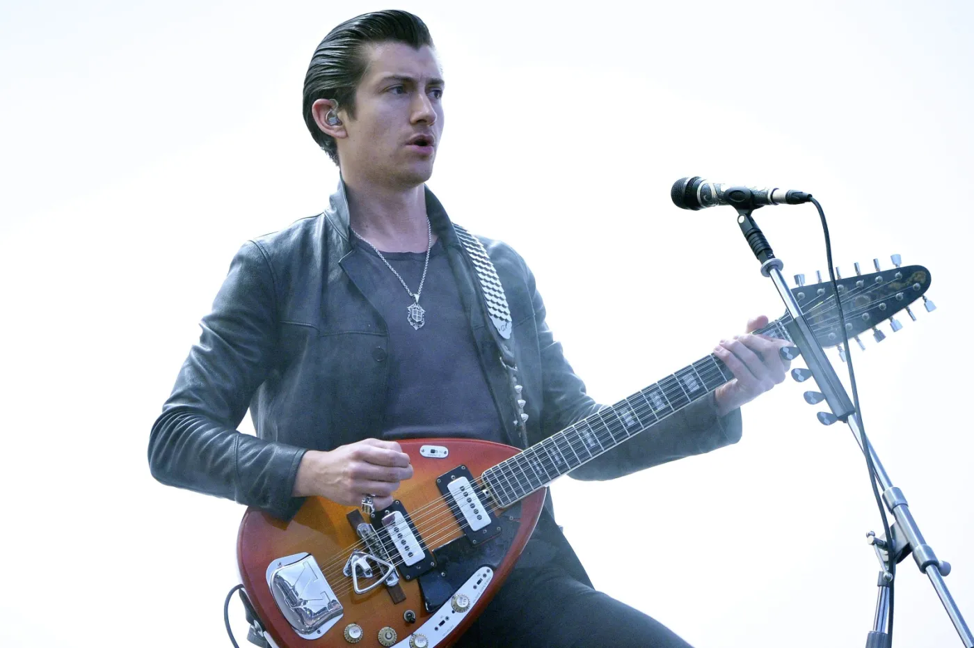 6592058-arctic-monkeys.jpg