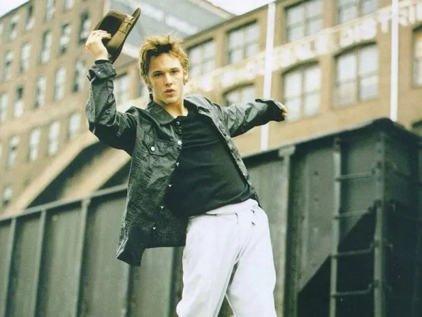 6585452-brad-renfro.jpg