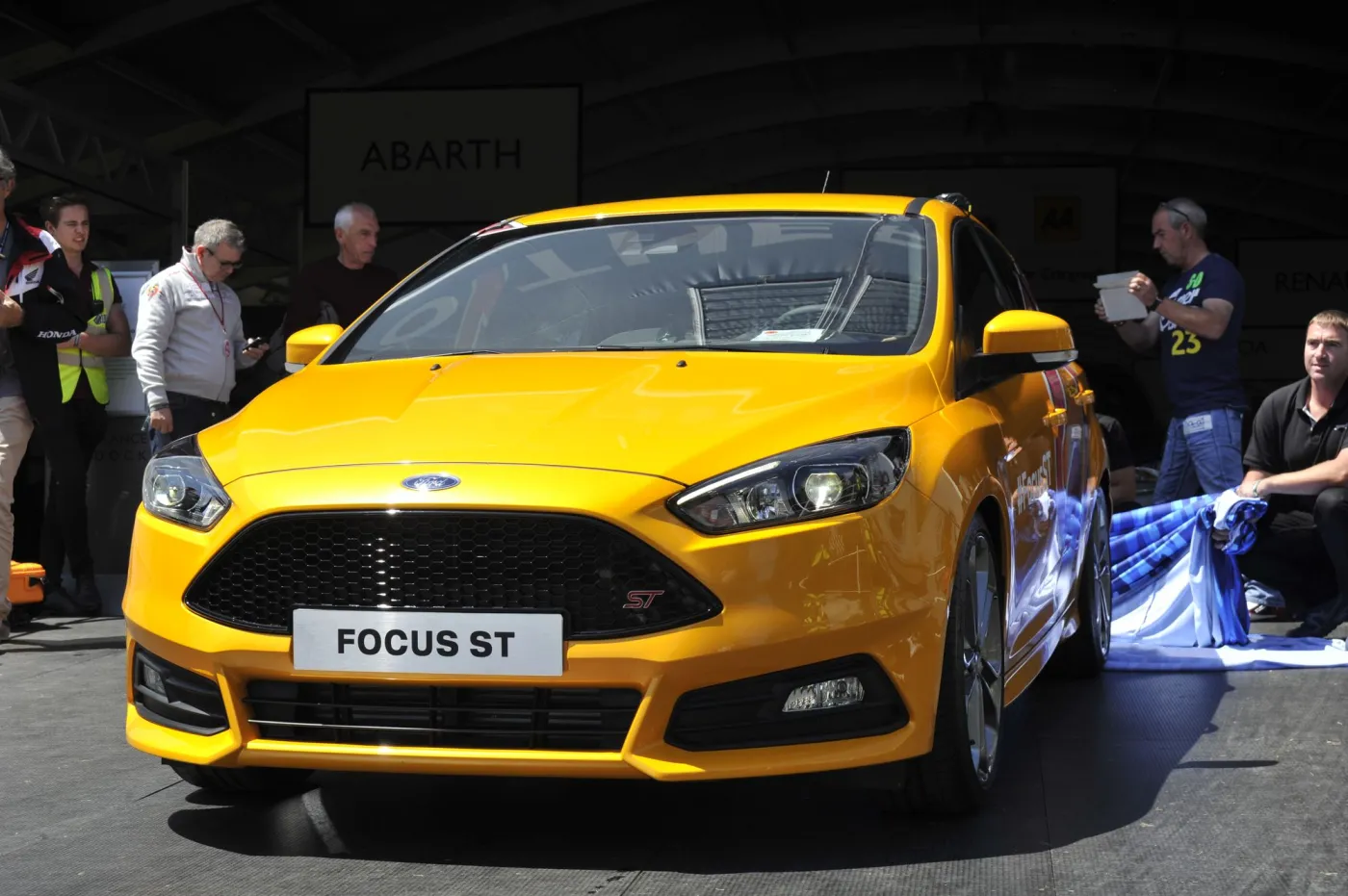 6538460-ford-focus-st.jpg