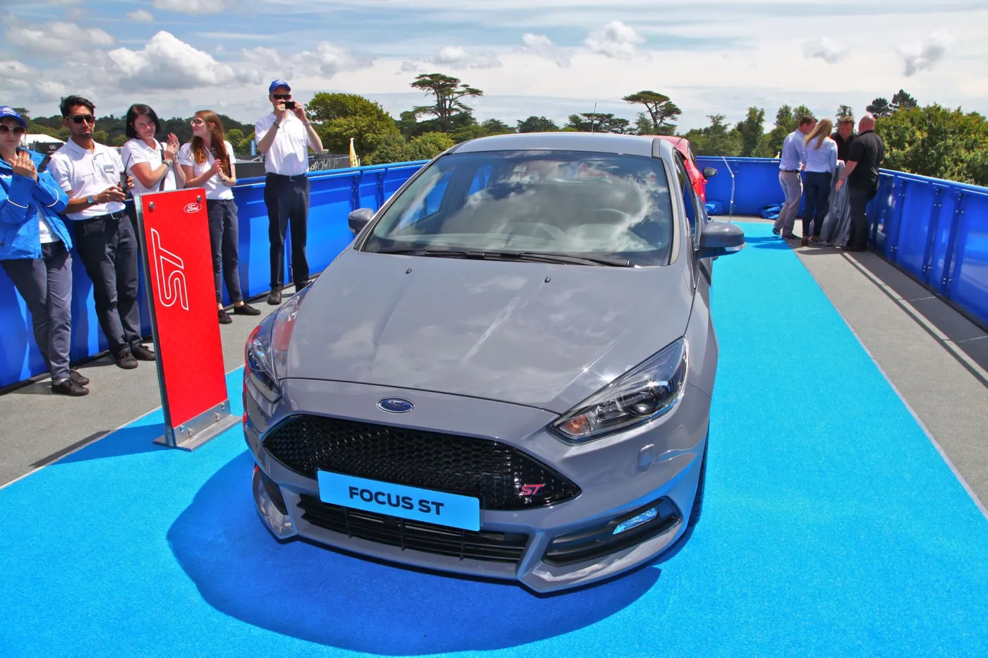 6538540-ford-focus-st.jpg