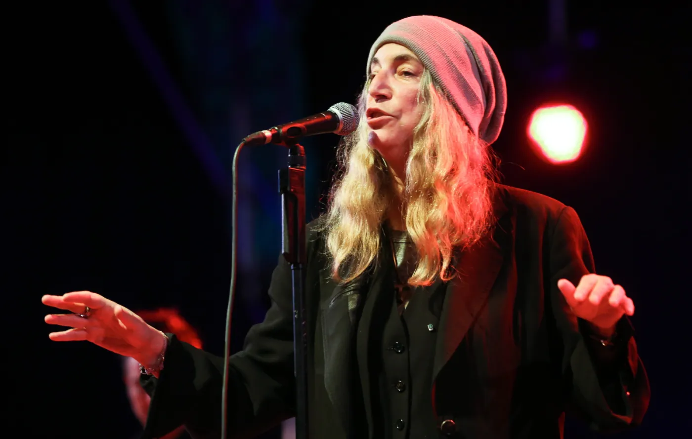 6684426-patti-smith.jpg