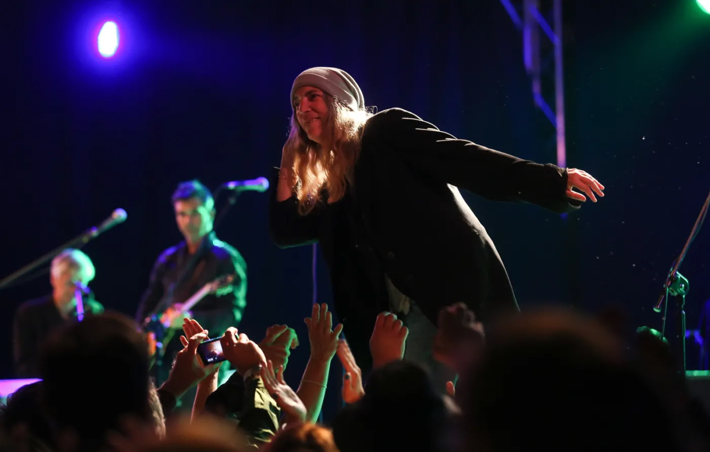 6684252-patti-smith.jpg