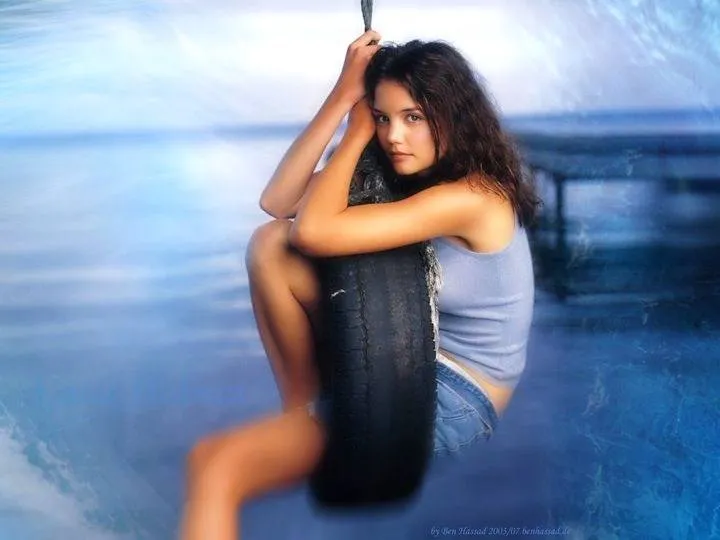 6704286-katie-holmes.jpg