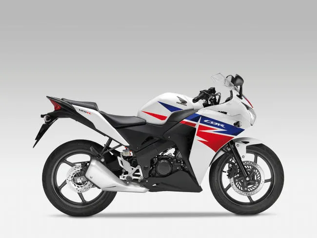 6709061-honda-cbr125r.jpg