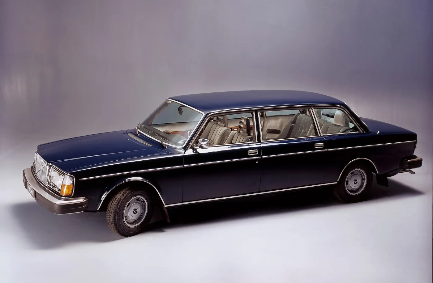 6712714-volvo-264-te.jpg