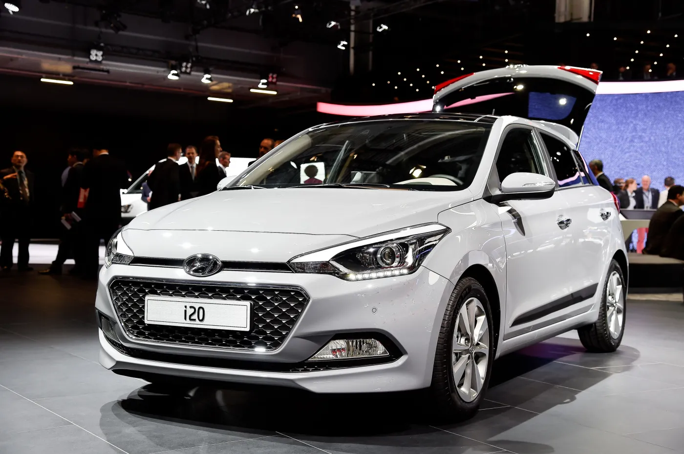 6955405-hyundai-i20.jpg
