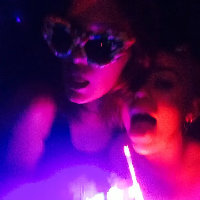6773205-miley-cyrus.jpg
