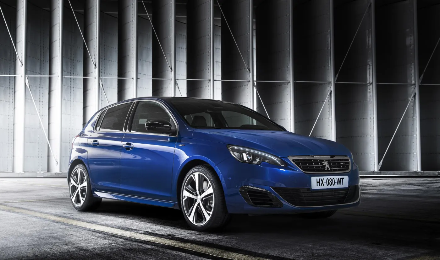 6773953-peugeot-308-gt.jpg