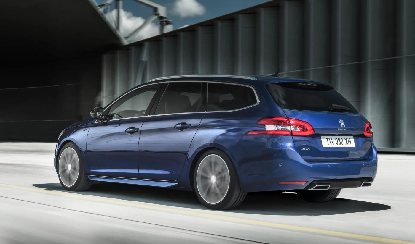 6774040-peugeot-308-gt.jpg