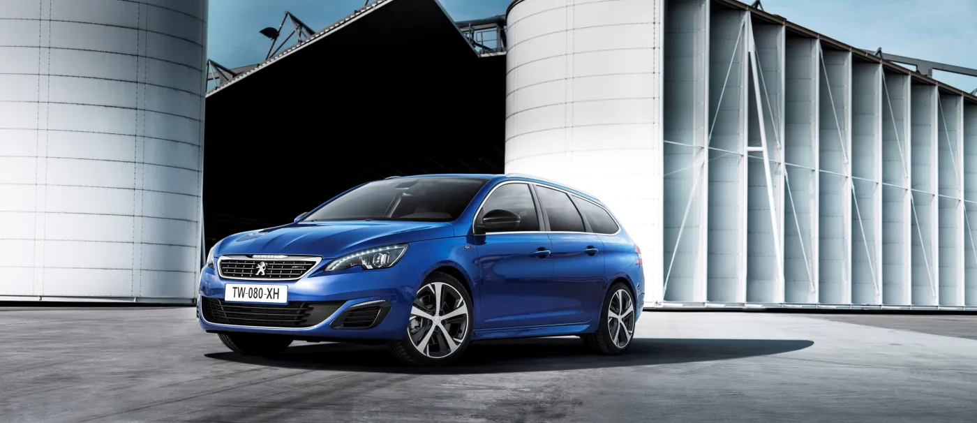 6774127-peugeot-308-gt.jpg
