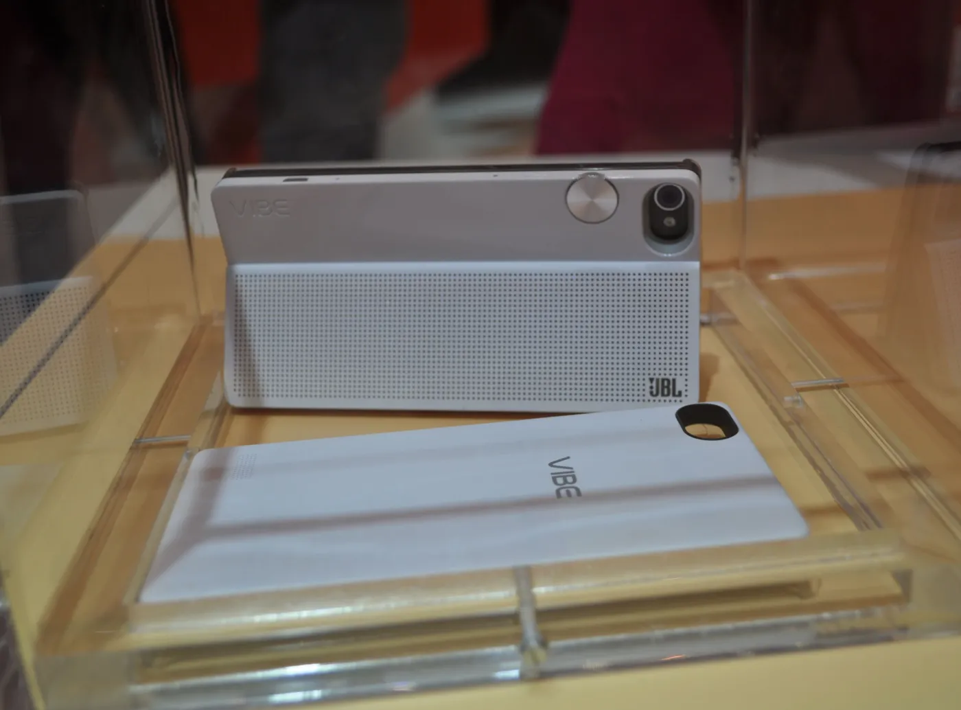6775455-lenovo-vibe-z2.jpg