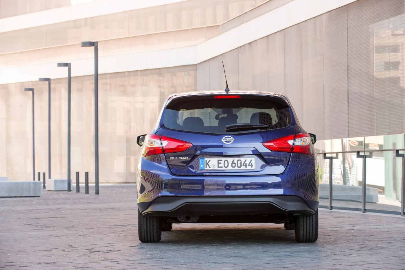 6780901-nissan-pulsar.jpg
