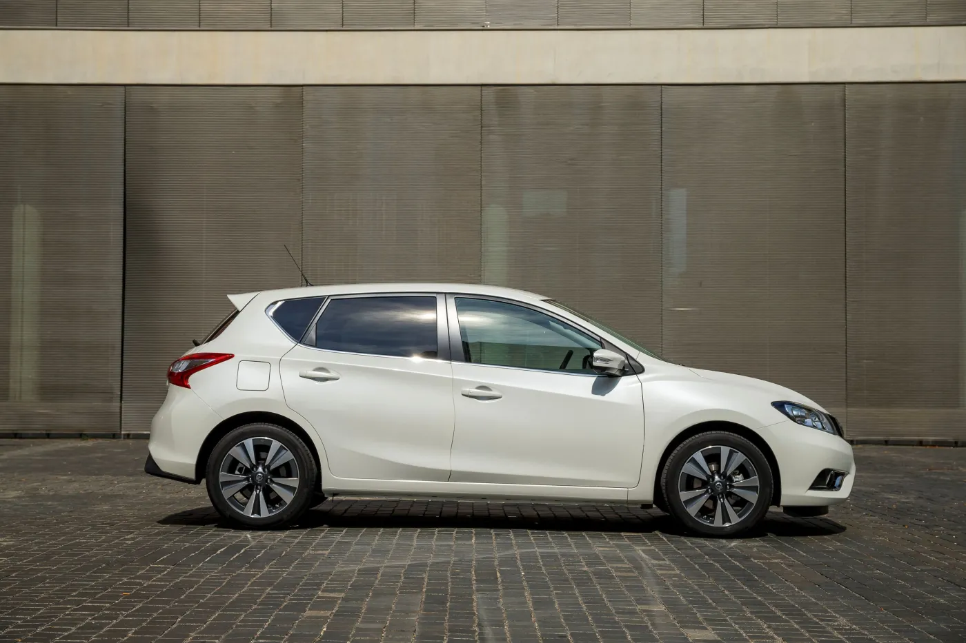 6780959-nissan-pulsar.jpg