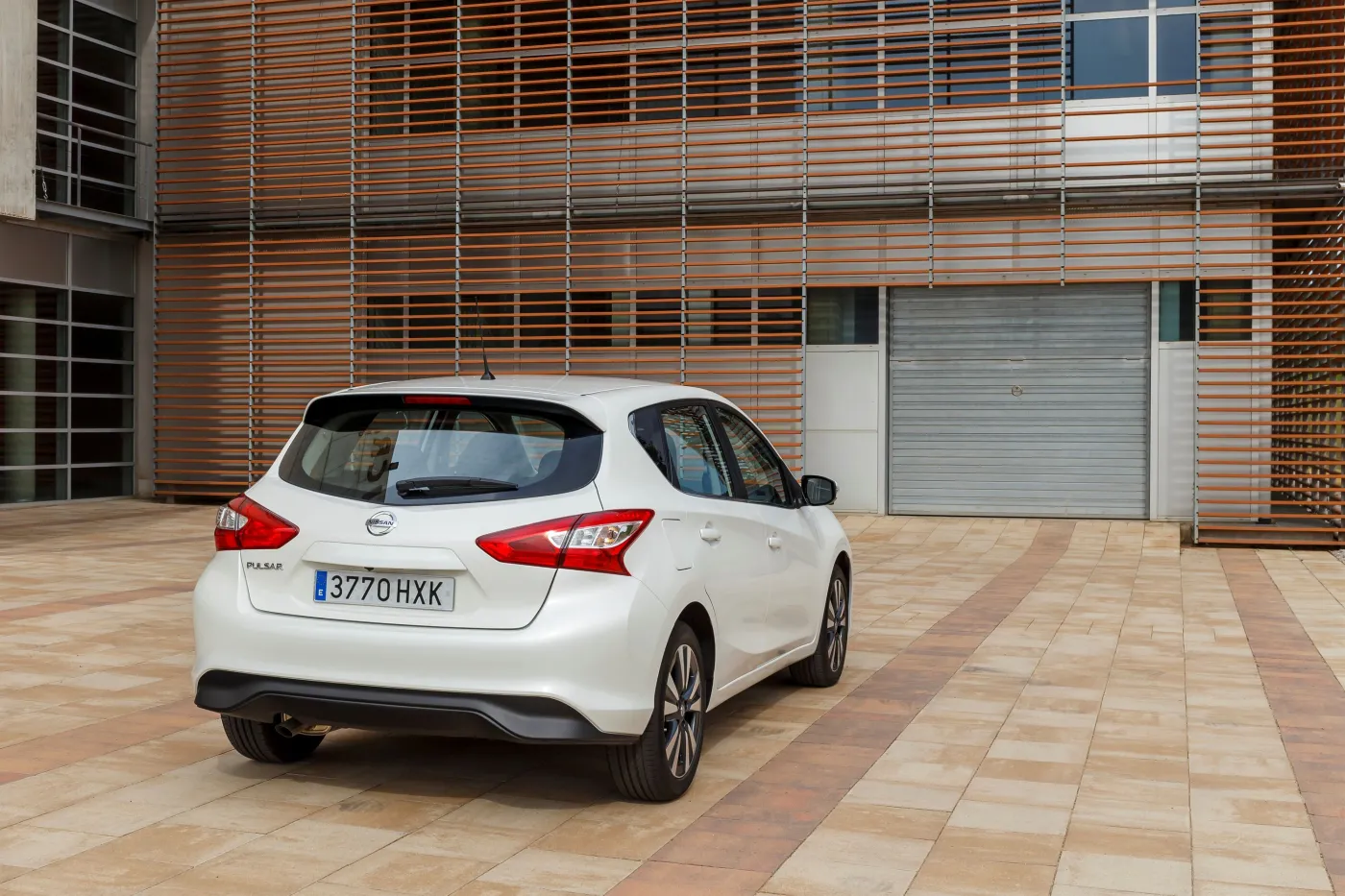 6780292-nissan-pulsar.jpg