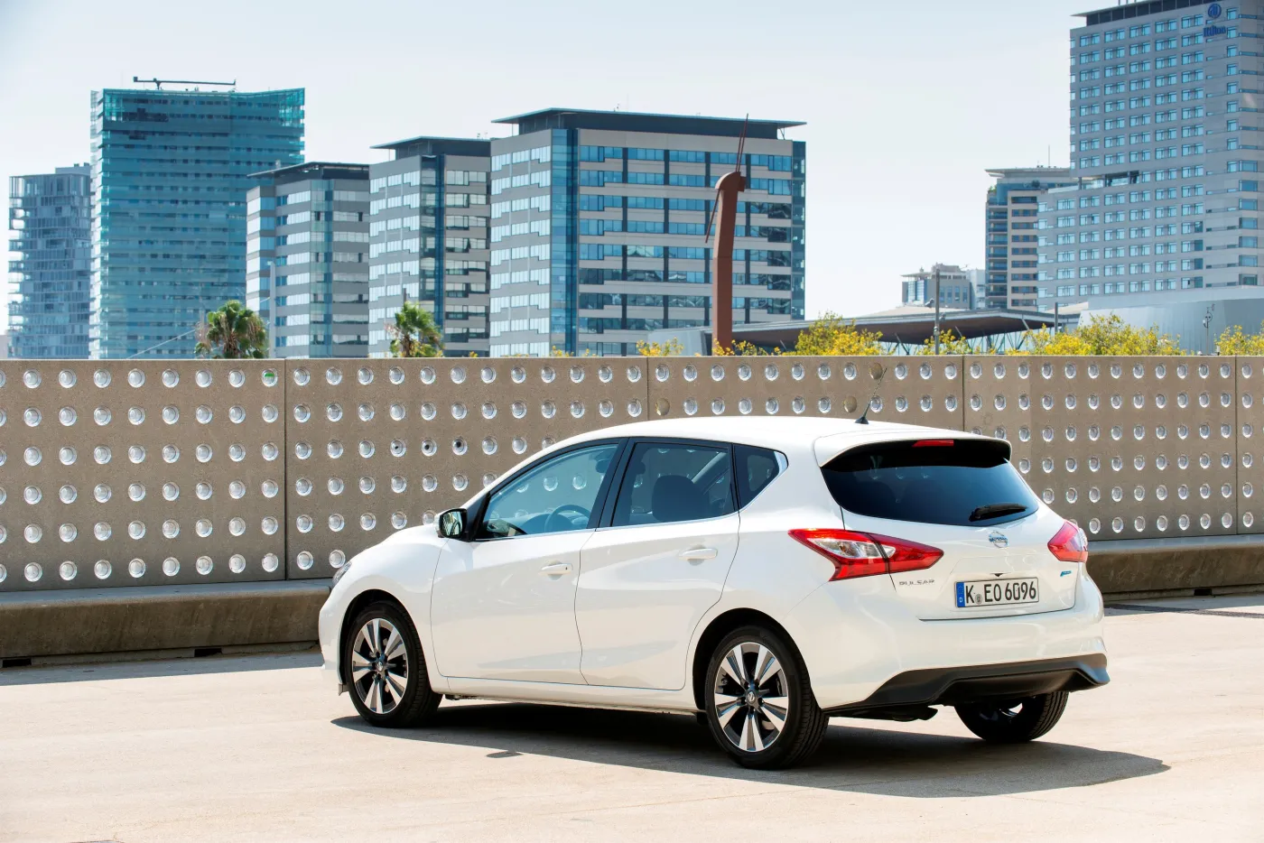6781017-nissan-pulsar.jpg