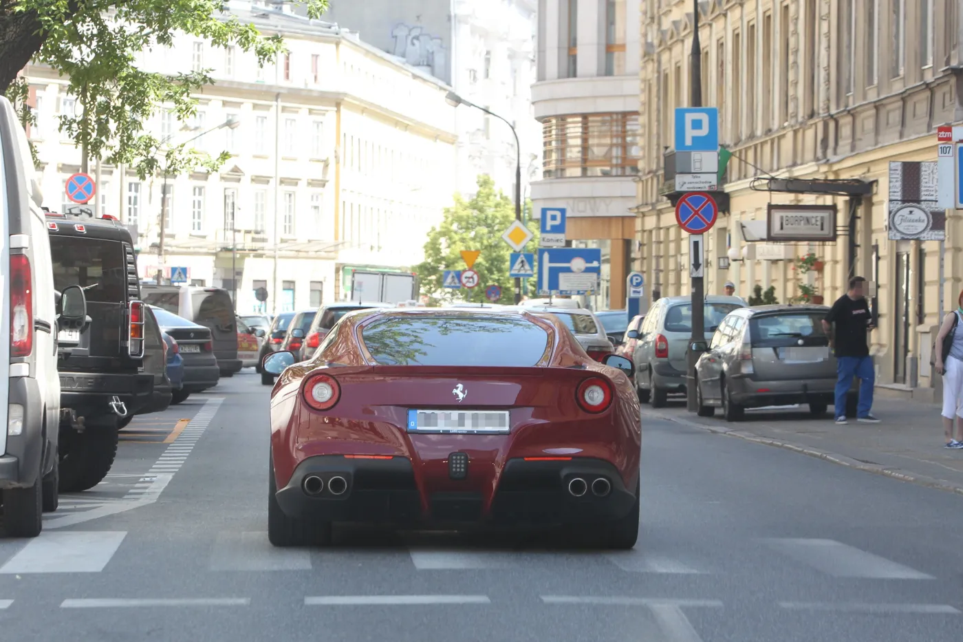 6354308-lkft8900230514.jpg