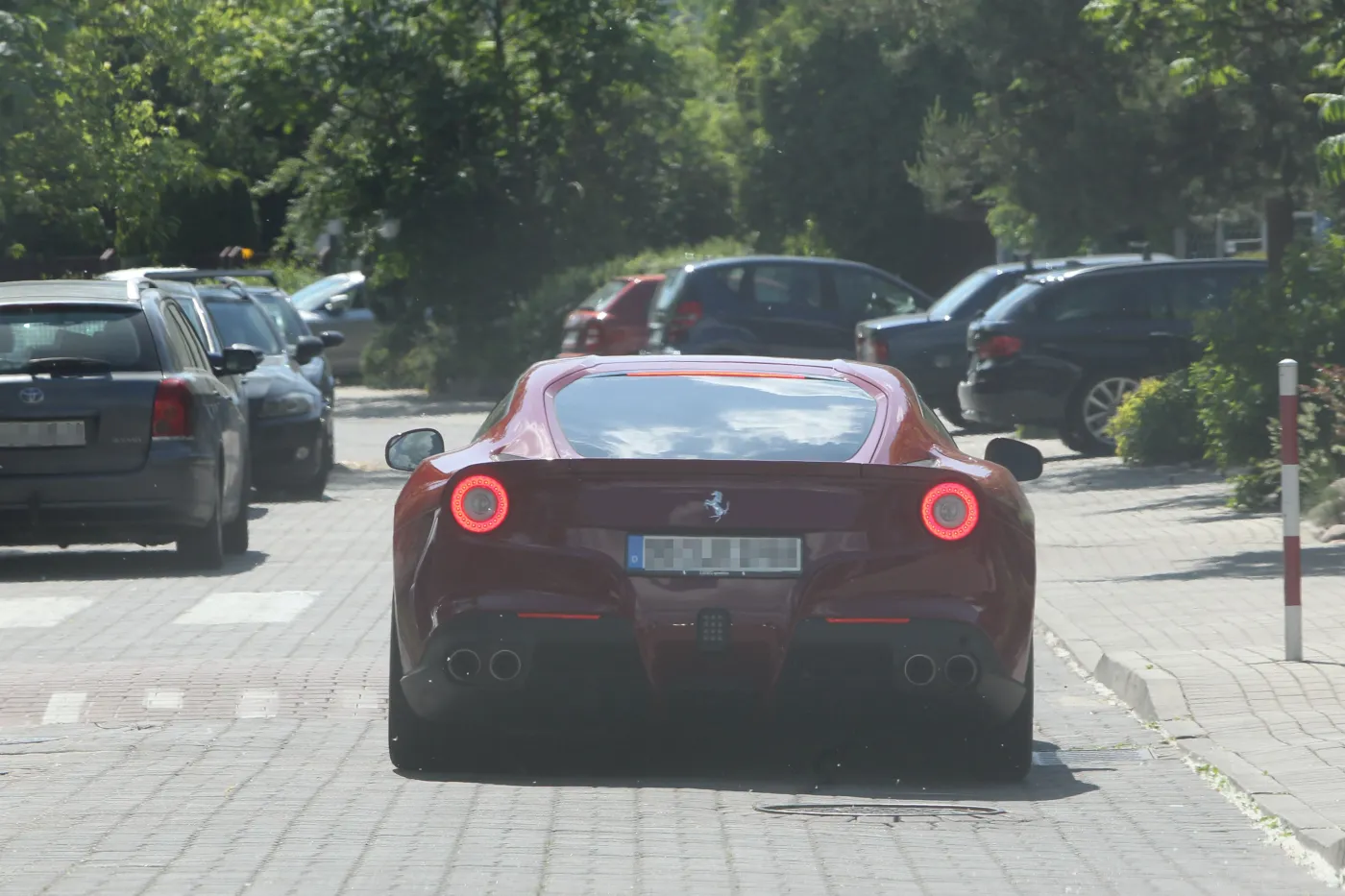 6354366-lkft8905230514.jpg