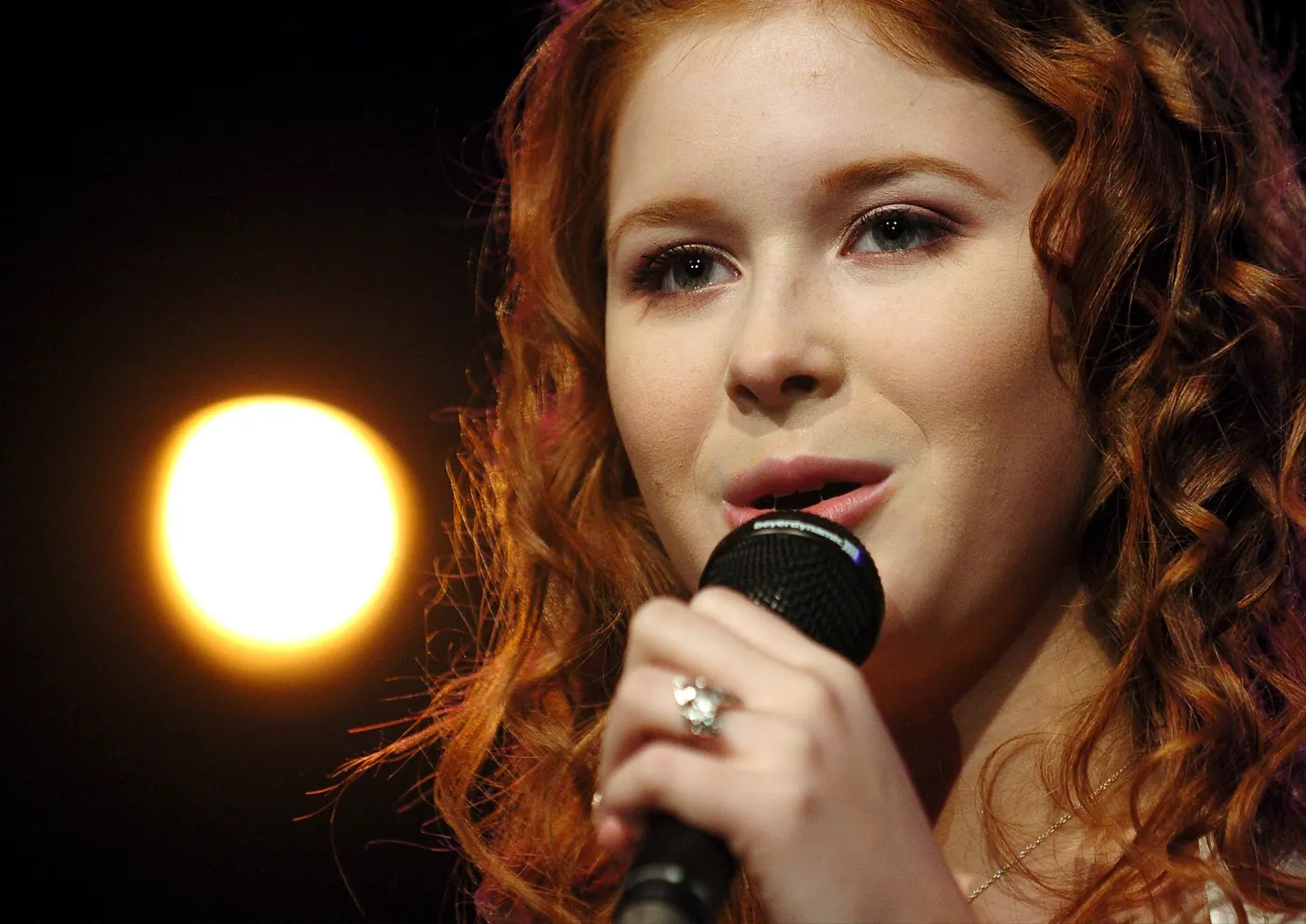 6364580-renee-olstead.jpg