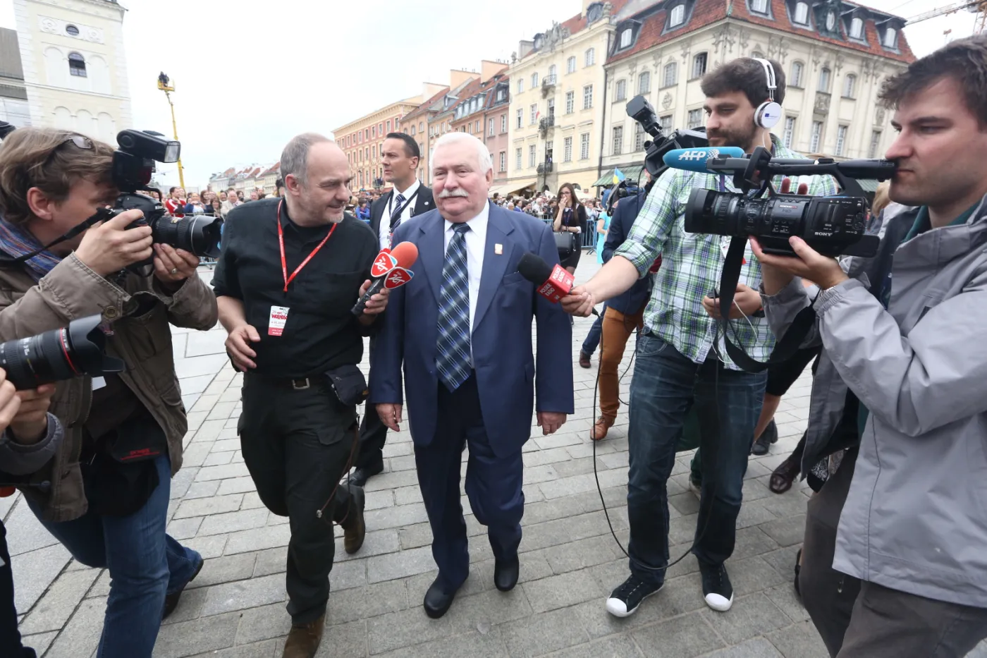 6380889-lech-walesa.jpg