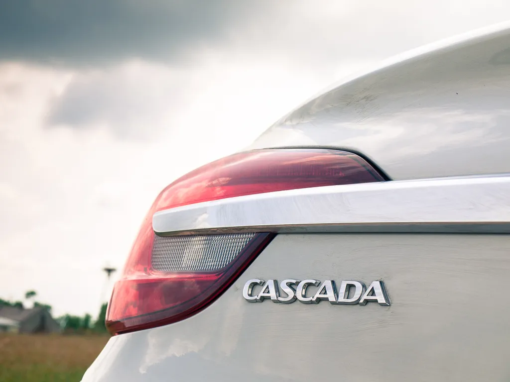 6395443-opel-cascada.jpg