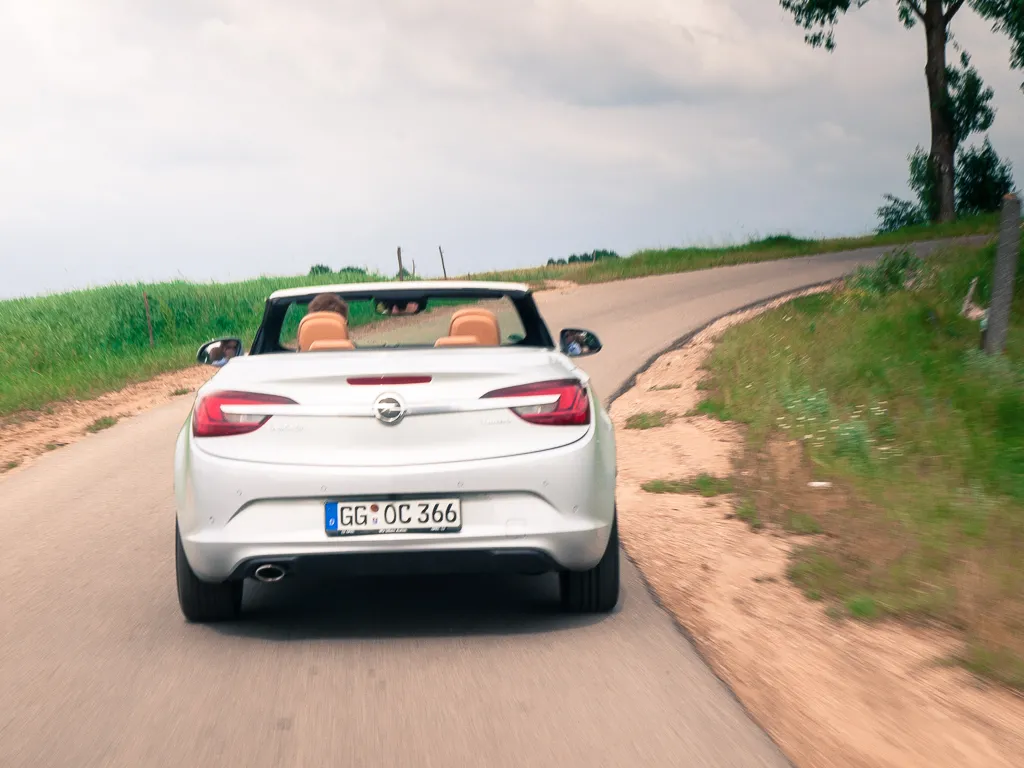 6395501-opel-cascada.jpg