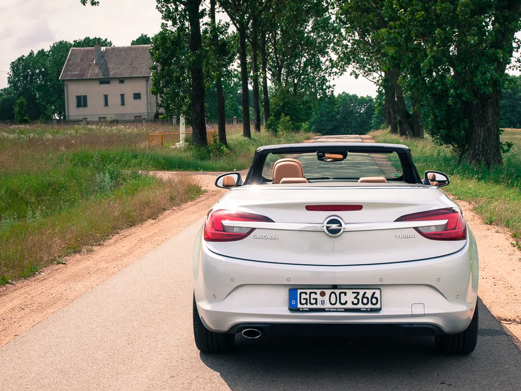 6395530-opel-cascada.jpg