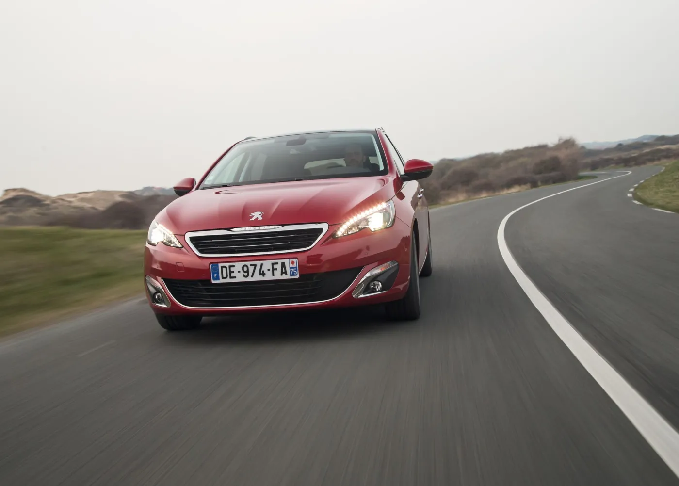 6261462-peugeot-308-sw.jpg