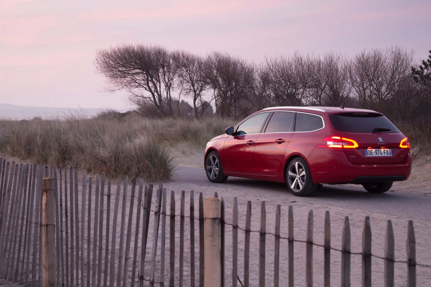 6262383-peugeot-308-sw.jpg