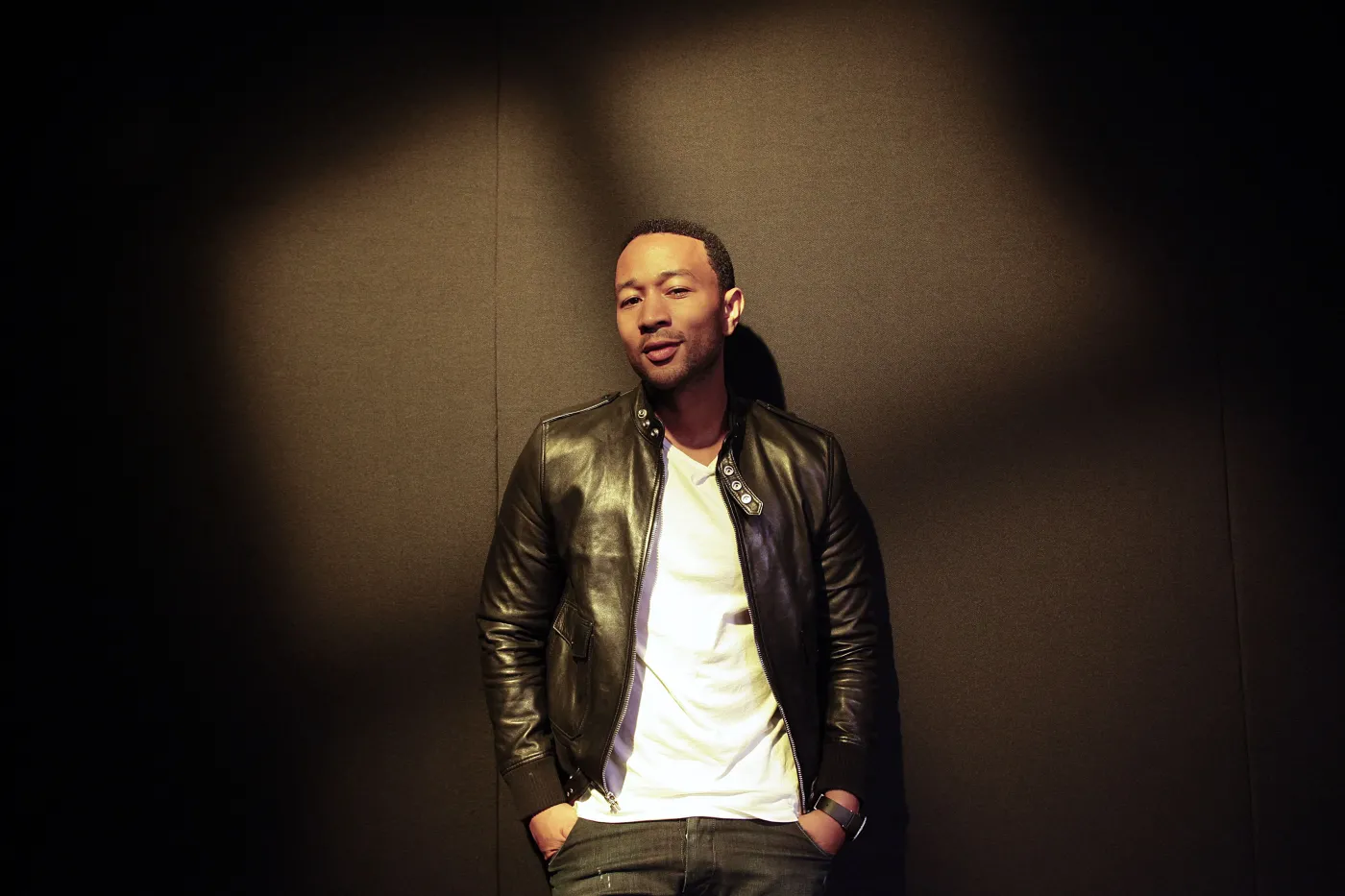 6419887-john-legend.jpg