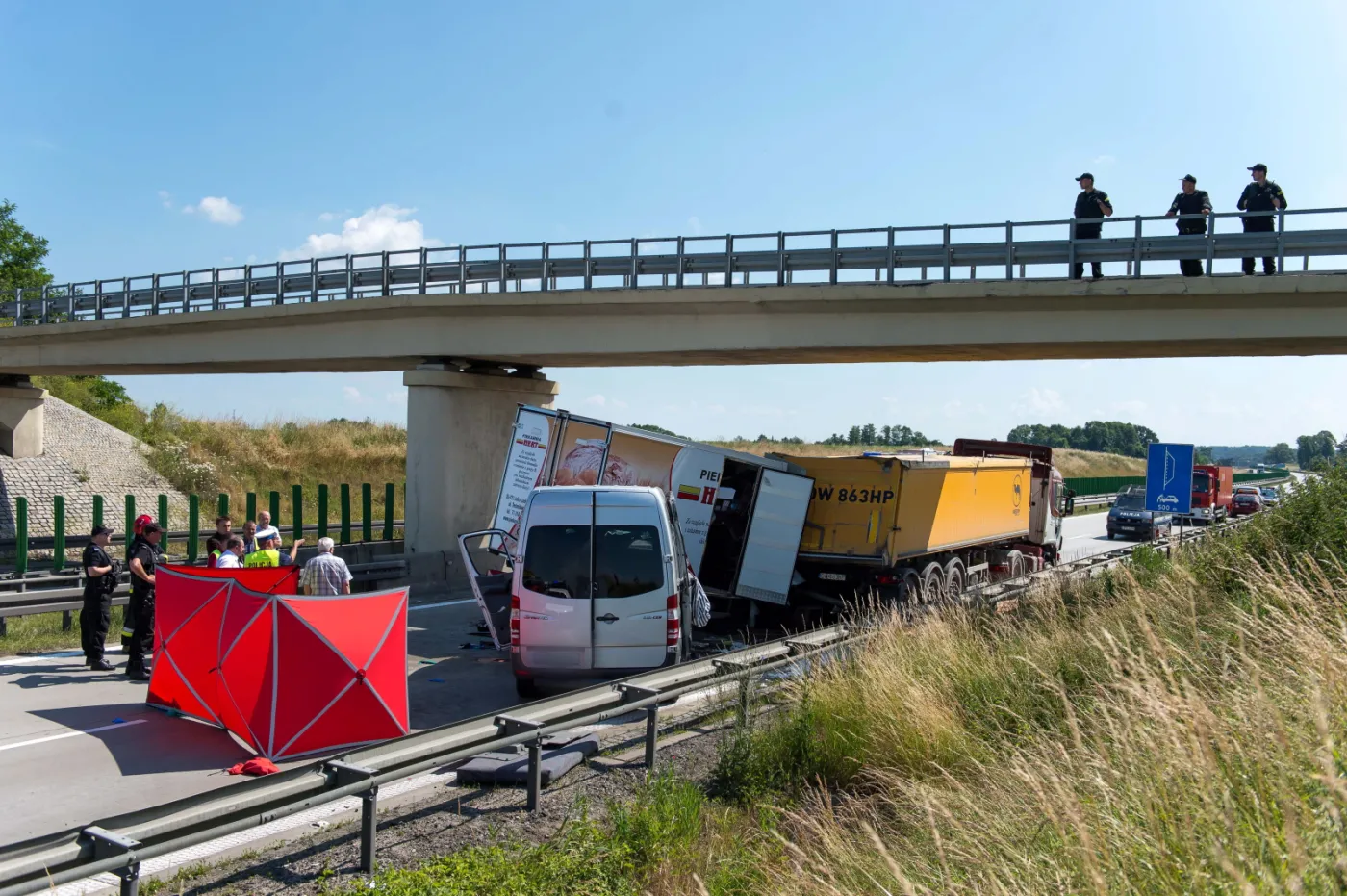 6448751-wypadek-na-a4.jpg